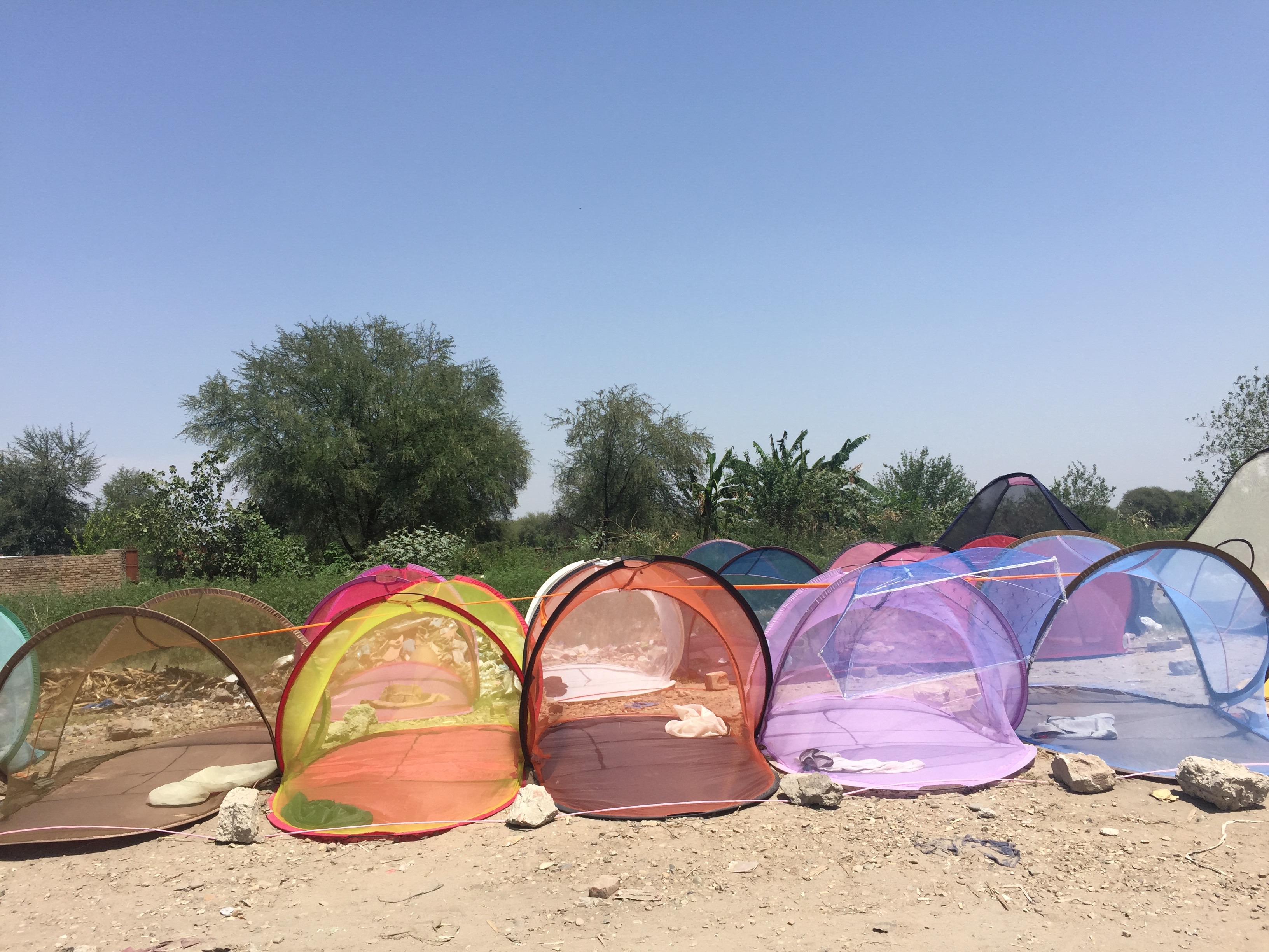 File:Mosquito nets Pakistan2.jpg