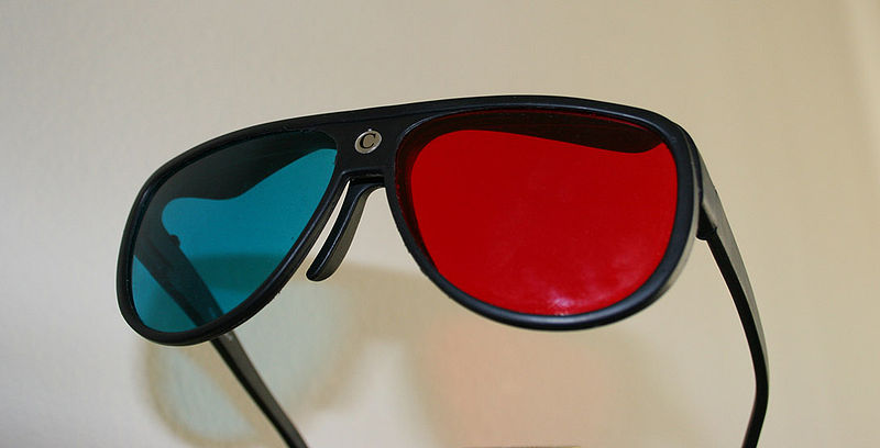 File:Plastic 3D glasses.jpg